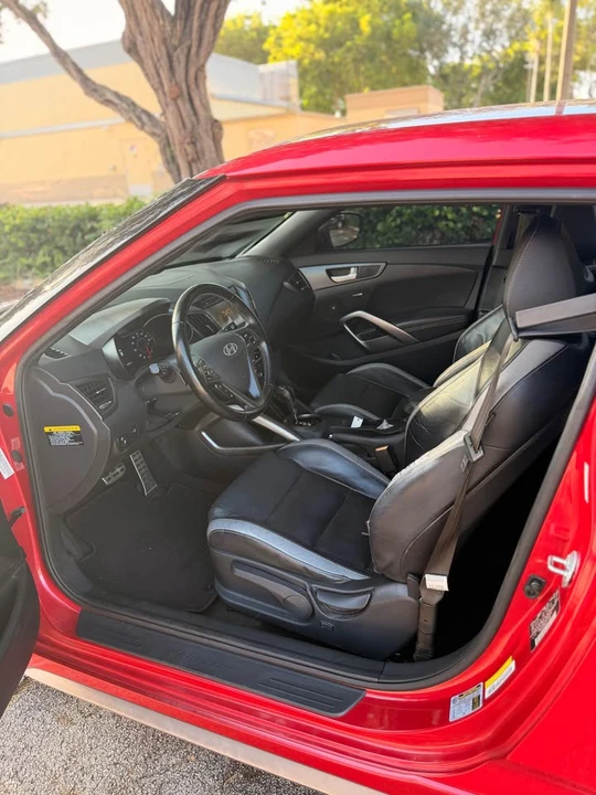 2016 Hyundai Veloster - Image 7 of 9