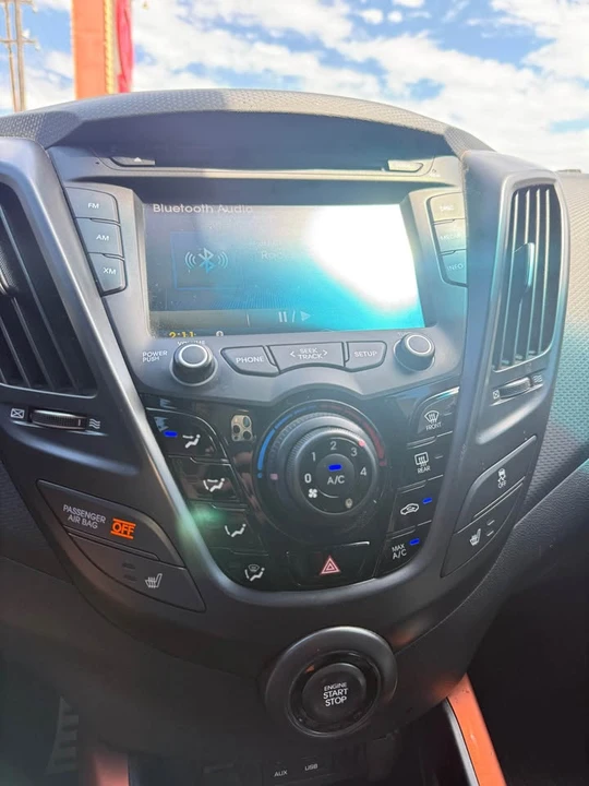 2016 Hyundai Veloster - Image 12 of 20