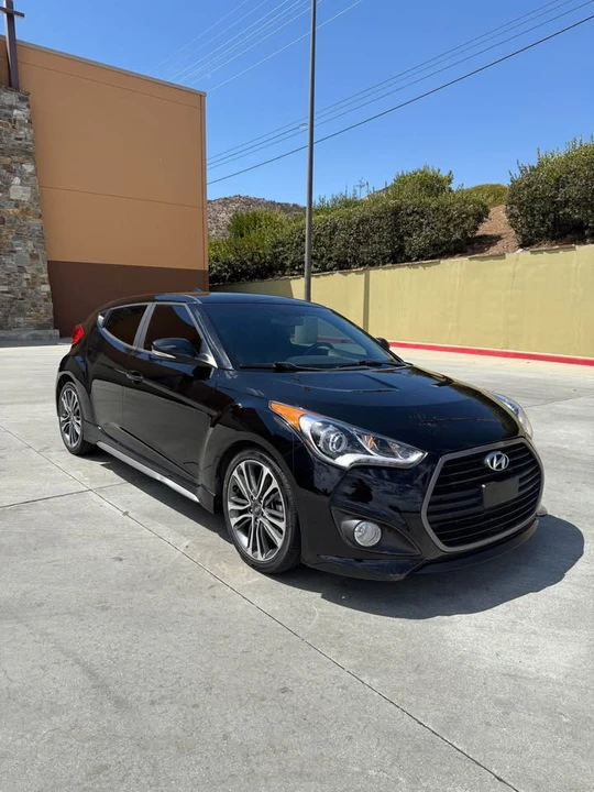2016 Hyundai Veloster - Image 2 of 20