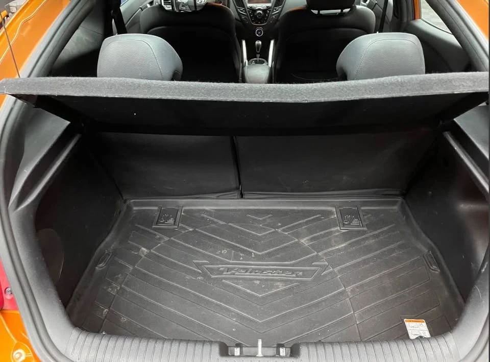 2016 Hyundai Veloster - Image 10 of 14