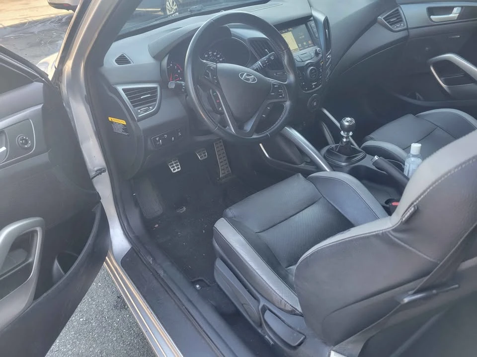 2016 Hyundai Veloster - Image 11 of 15