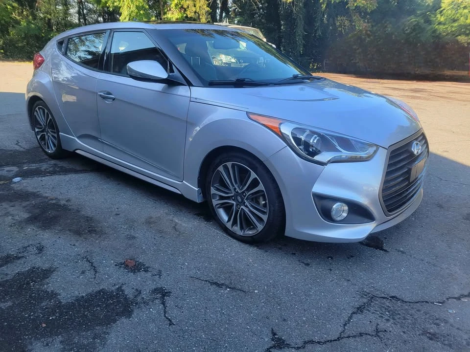 2016 Hyundai Veloster - Image 2 of 15