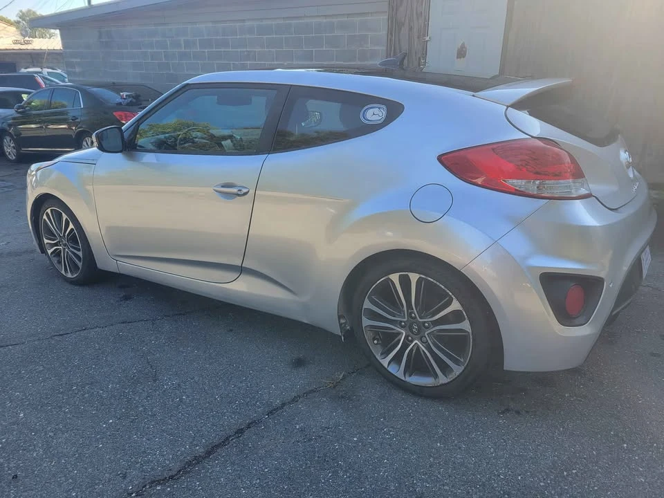 2016 Hyundai Veloster - Image 5 of 15