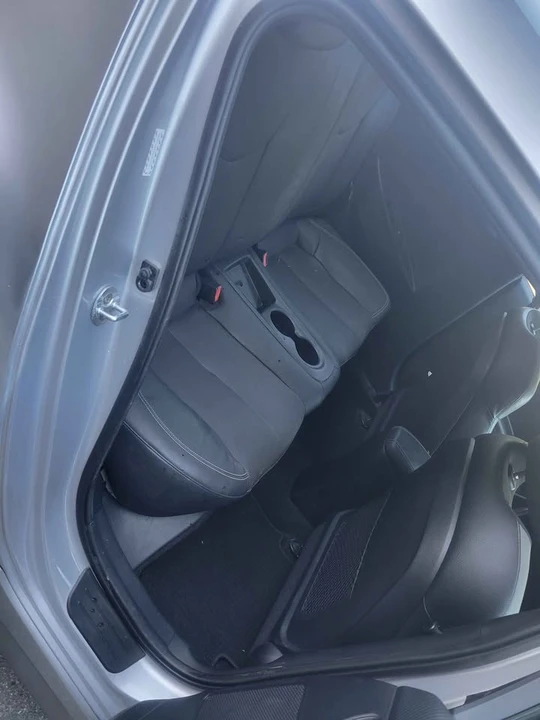 2016 Hyundai Veloster - Image 9 of 15