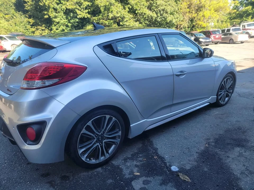 2016 Hyundai Veloster - Image 4 of 15