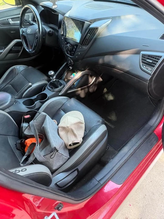 2016 Hyundai Veloster - Image 7 of 9