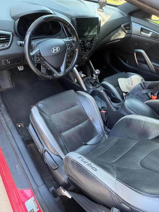 2016 Hyundai Veloster - Image 6 of 9
