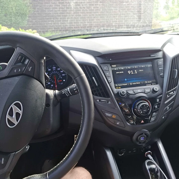 2016 Hyundai Veloster - Image 5 of 6