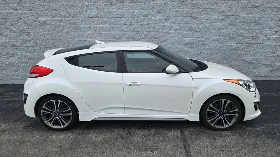 2016 Hyundai Veloster - Image 3 of 14