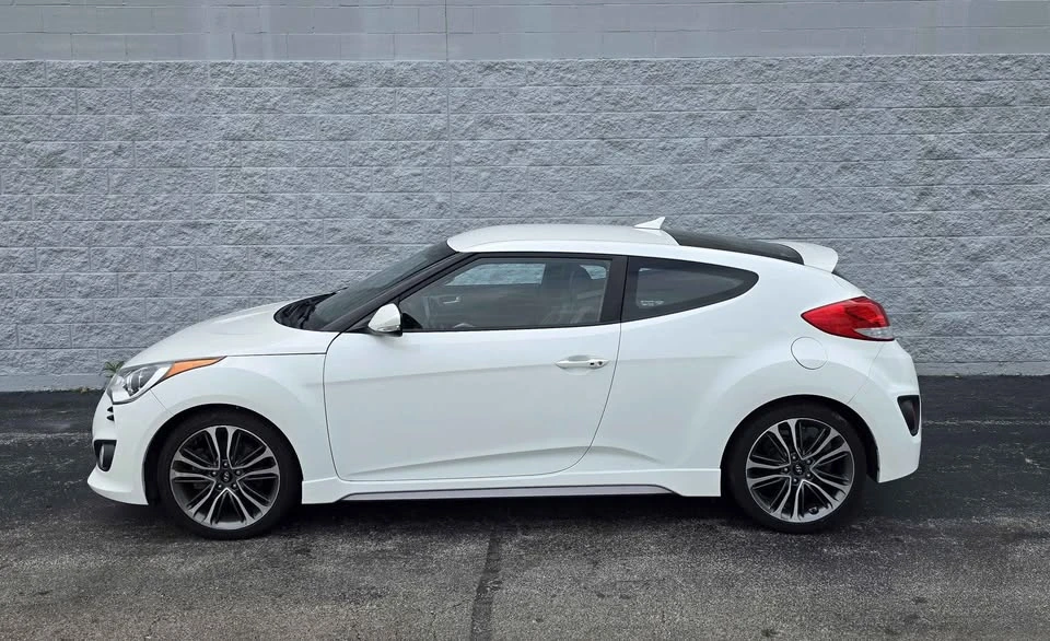 2016 Hyundai Veloster - Image 2 of 14