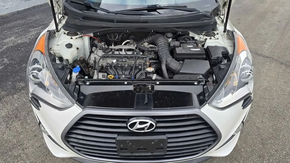 2016 Hyundai Veloster - Image 13 of 14