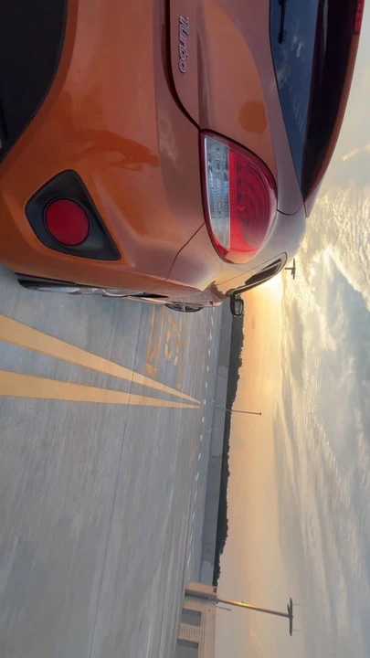2016 Hyundai Veloster - Image 2 of 9