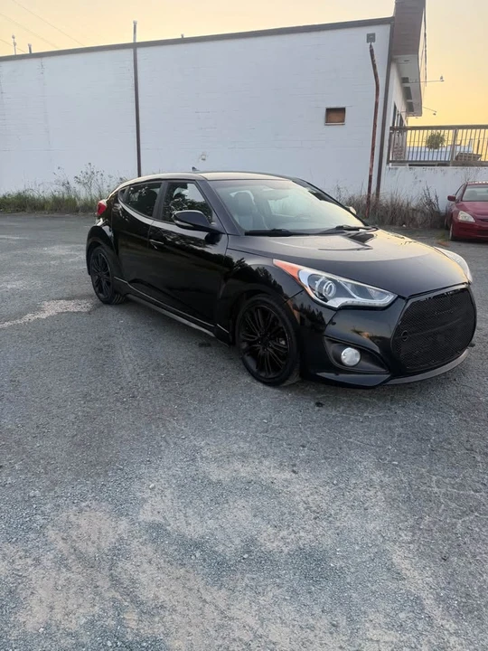 2016 Hyundai Veloster - Image 2 of 8