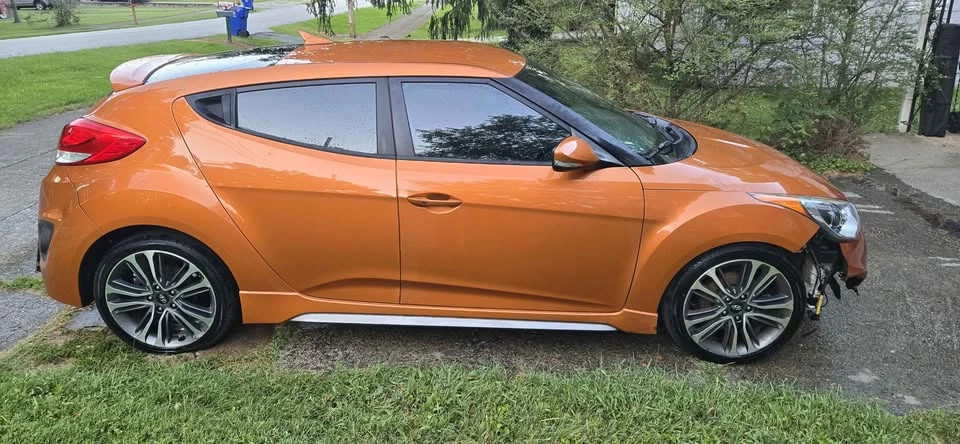 2016 Hyundai Veloster - Image 4 of 9