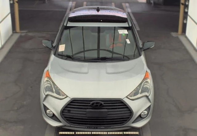 2016 Hyundai Veloster - Image 2 of 10