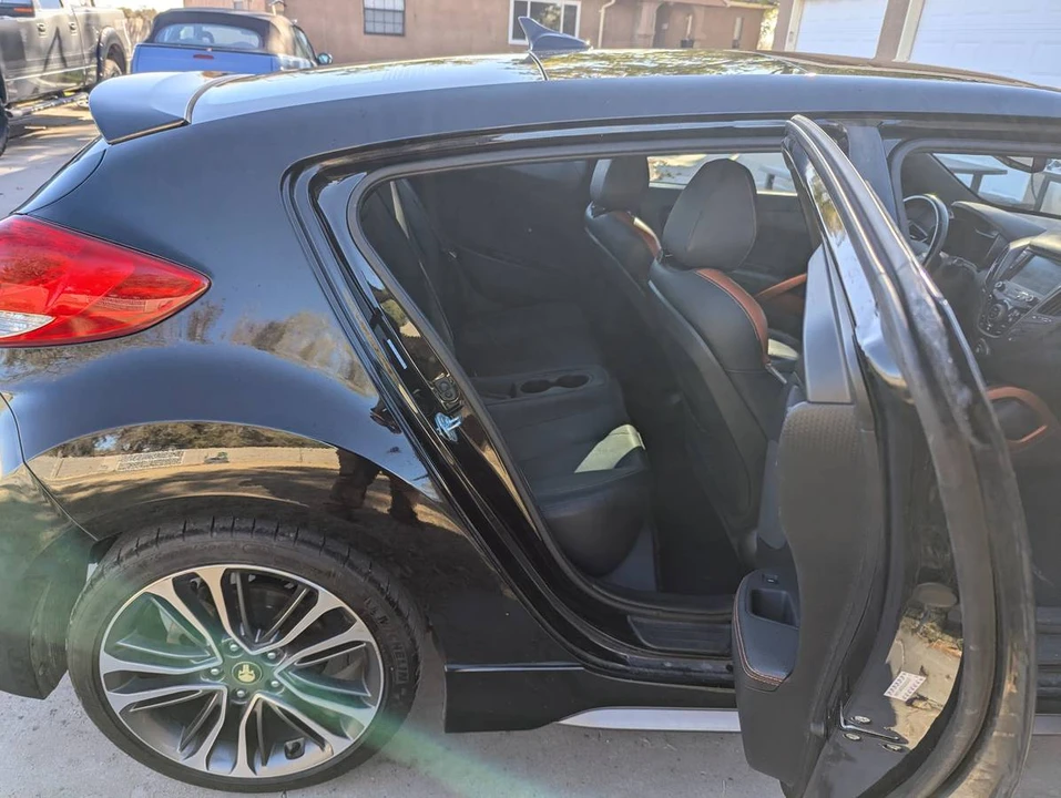 2016 Hyundai Veloster - Image 18 of 20