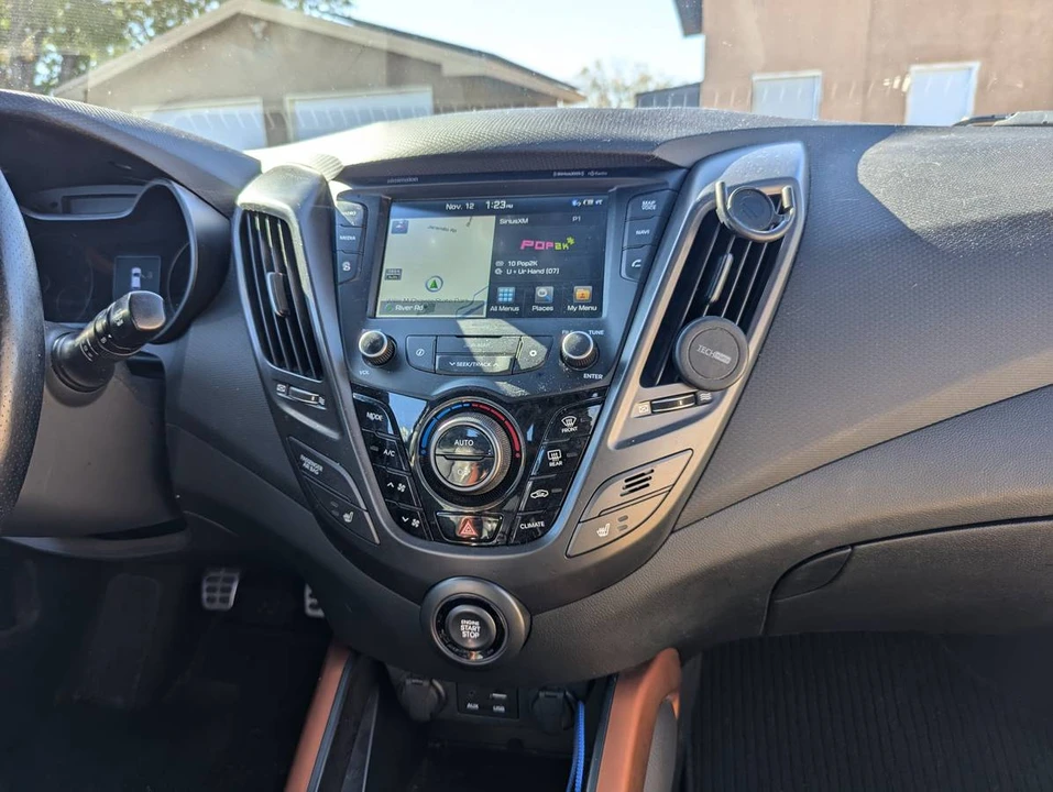 2016 Hyundai Veloster - Image 12 of 20