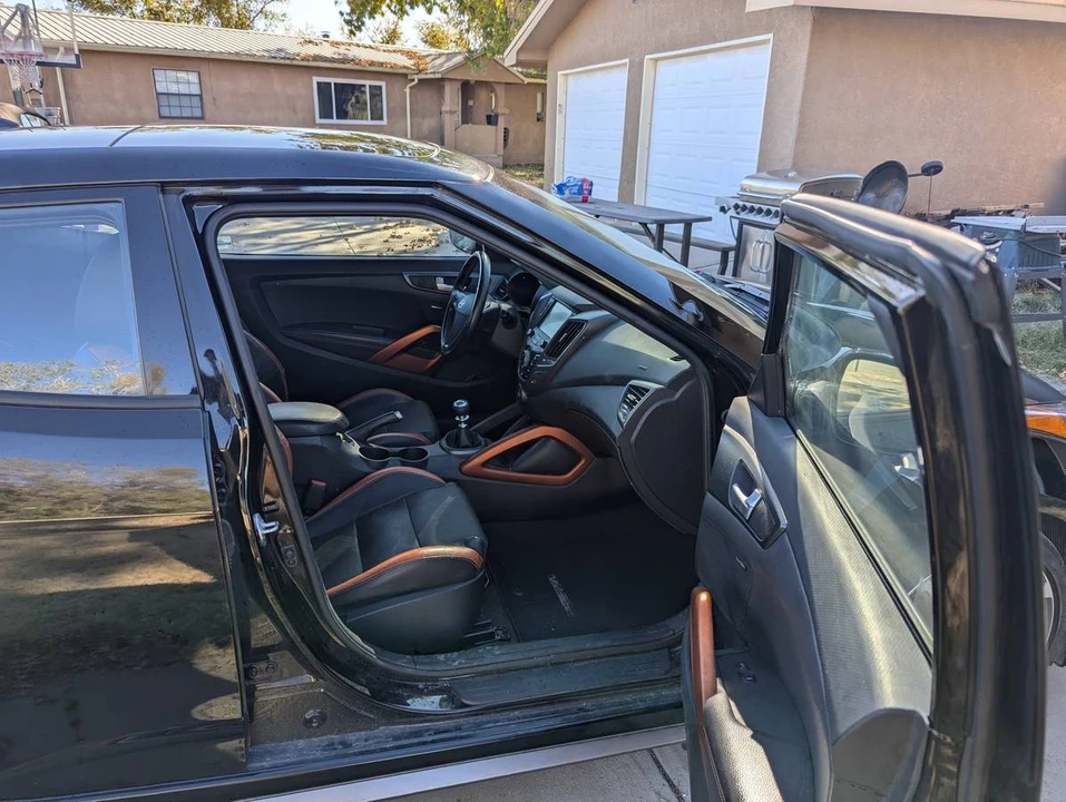 2016 Hyundai Veloster - Image 17 of 20