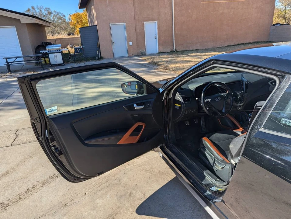 2016 Hyundai Veloster - Image 7 of 20