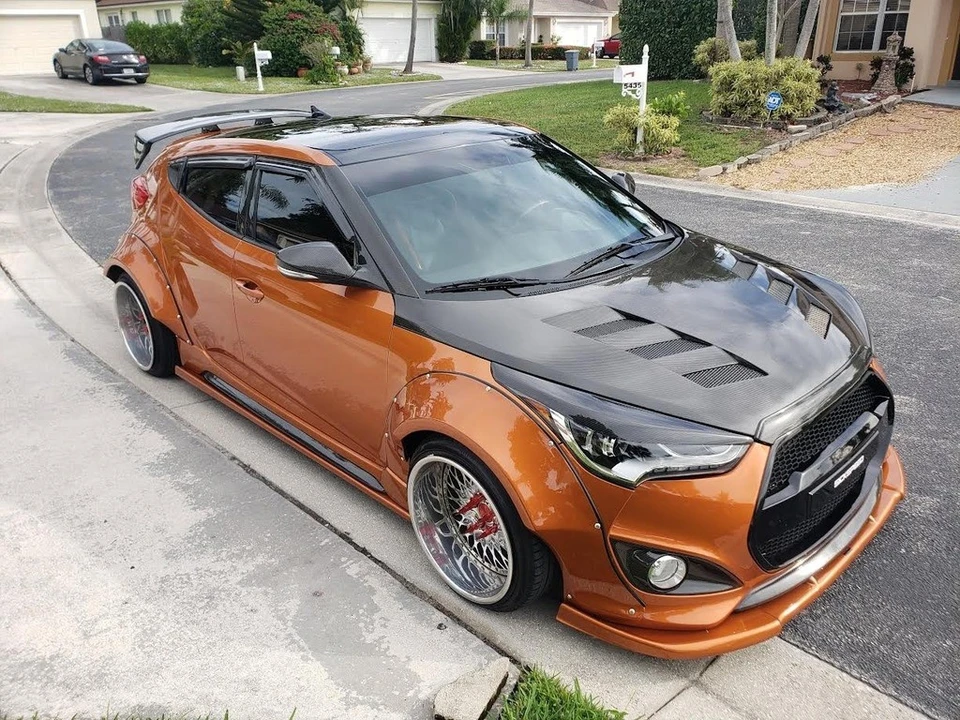 2016 Hyundai Veloster - Image 2 of 12