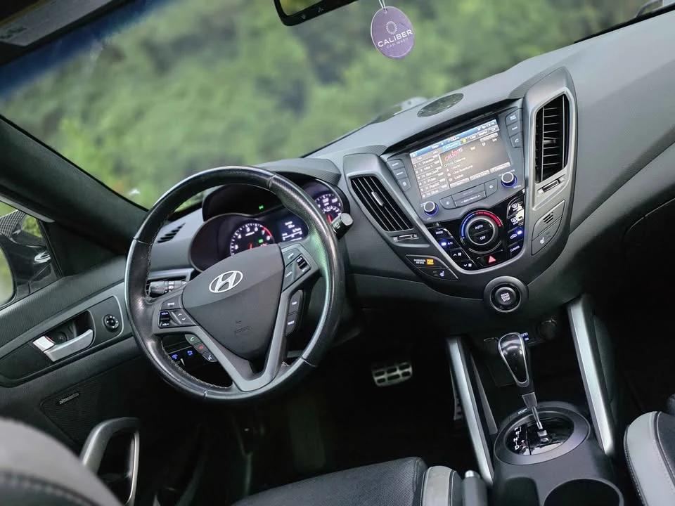 2016 Hyundai Veloster - Image 15 of 20