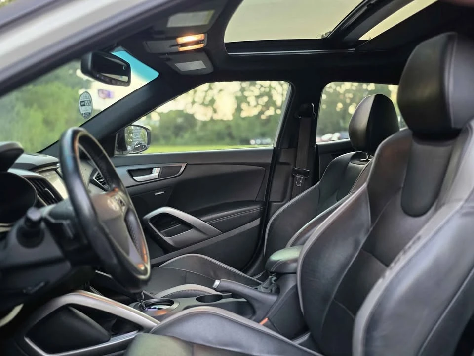 2016 Hyundai Veloster - Image 13 of 20