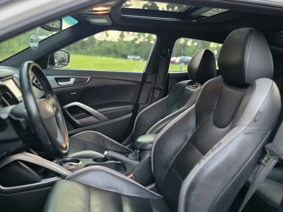 2016 Hyundai Veloster - Image 18 of 20