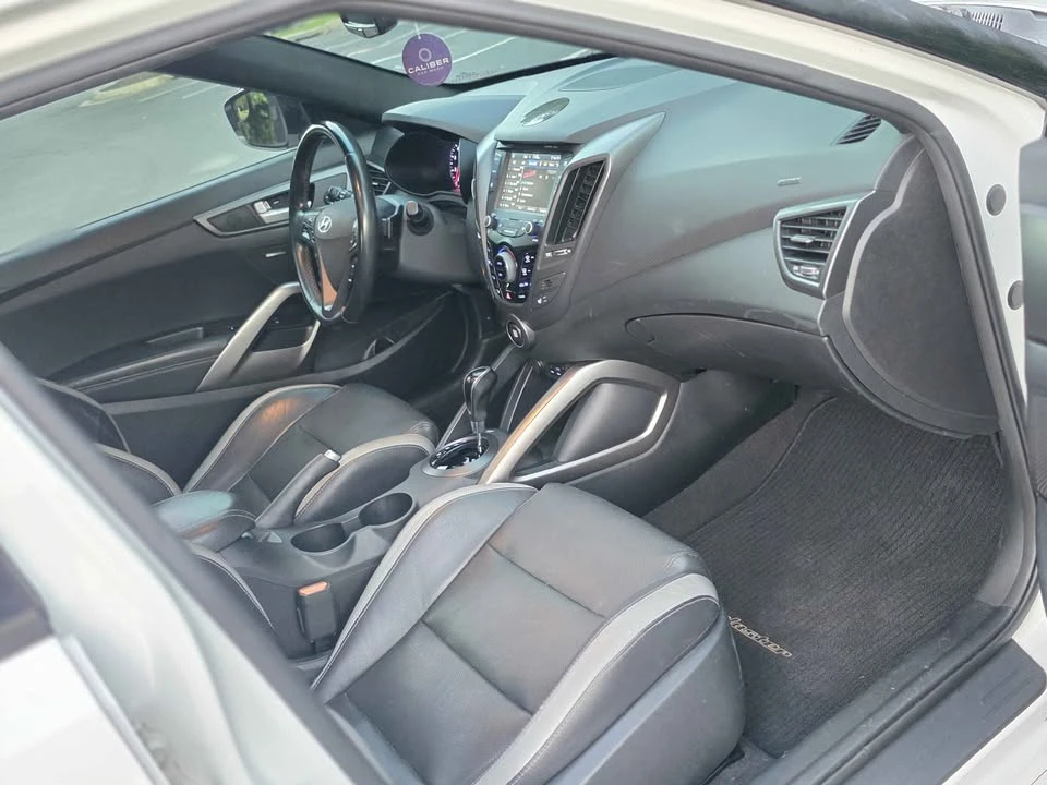 2016 Hyundai Veloster - Image 11 of 20
