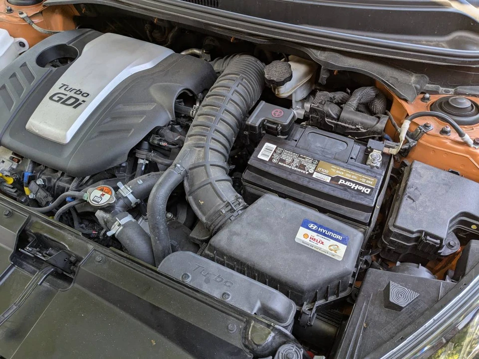 2016 Hyundai Veloster - Image 13 of 18
