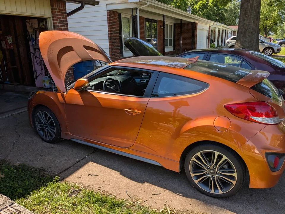 2016 Hyundai Veloster - Image 7 of 18