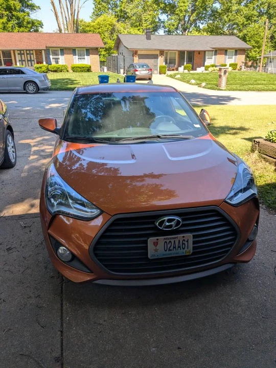2016 Hyundai Veloster - Image 2 of 18