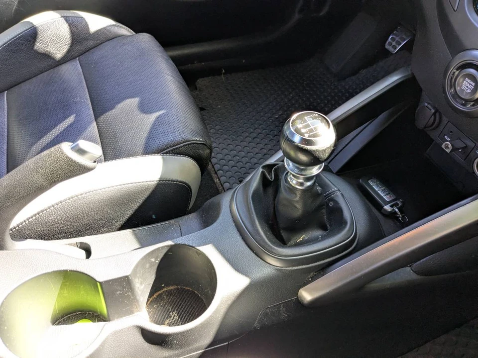 2016 Hyundai Veloster - Image 11 of 18