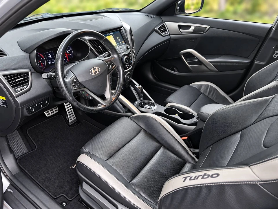 2016 Hyundai Veloster - Image 9 of 9
