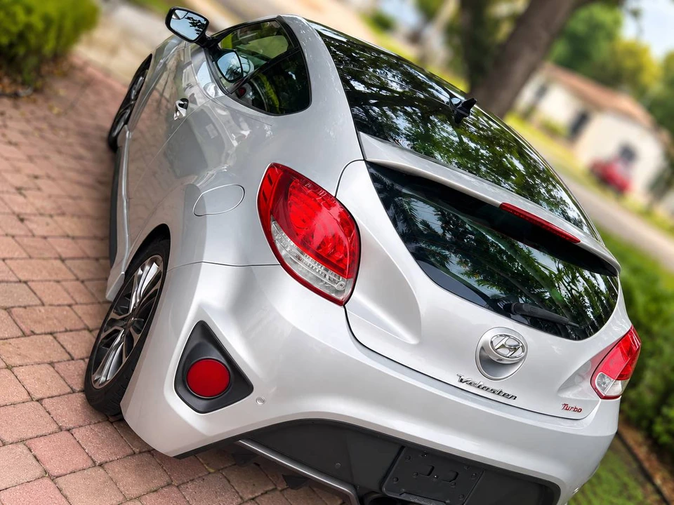 2016 Hyundai Veloster - Image 8 of 9