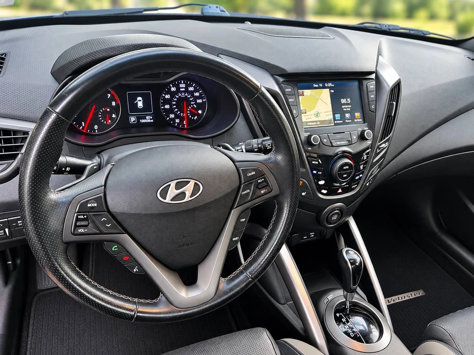 2016 Hyundai Veloster - Image 5 of 9