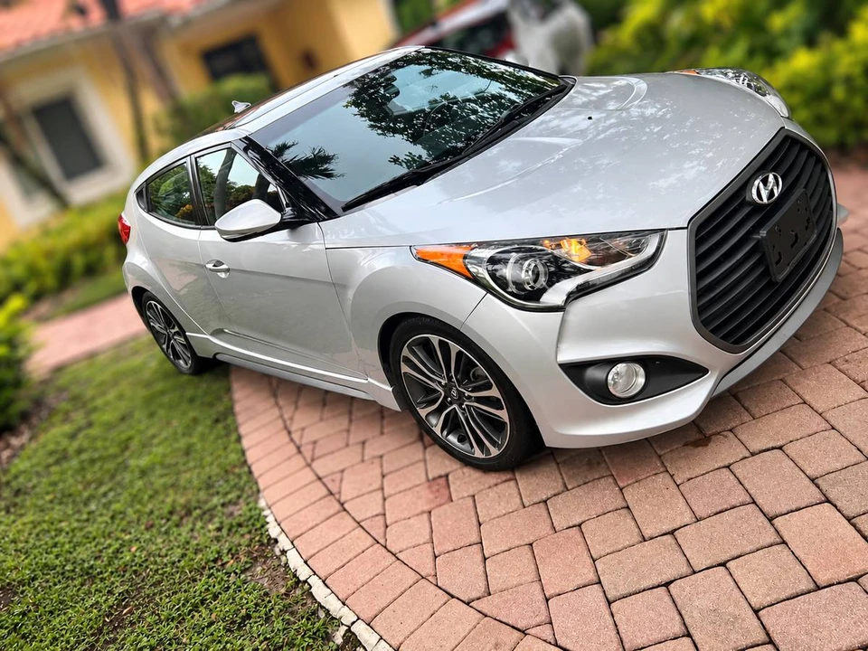 2016 Hyundai Veloster - Image 4 of 9