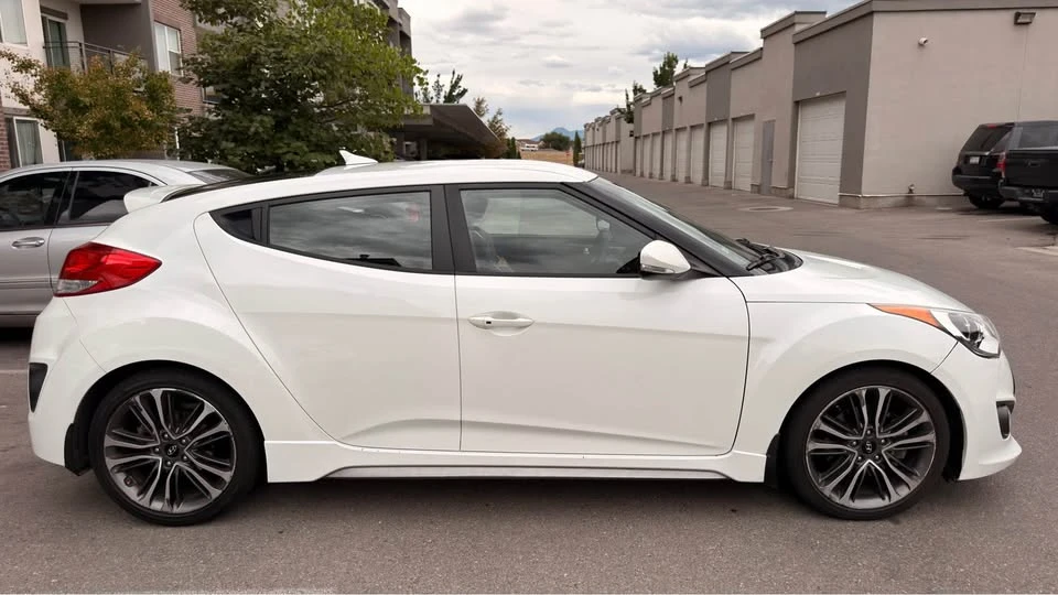 2016 Hyundai Veloster - Image 3 of 11