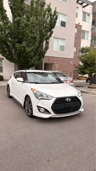 2016 Hyundai Veloster - Image 2 of 11