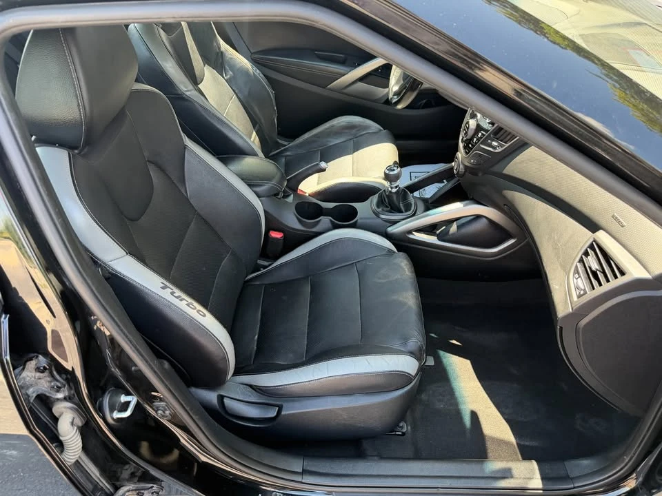 2016 Hyundai Veloster - Image 12 of 16