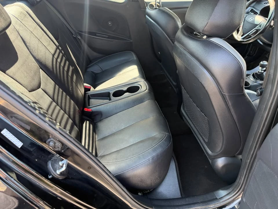 2016 Hyundai Veloster - Image 11 of 16