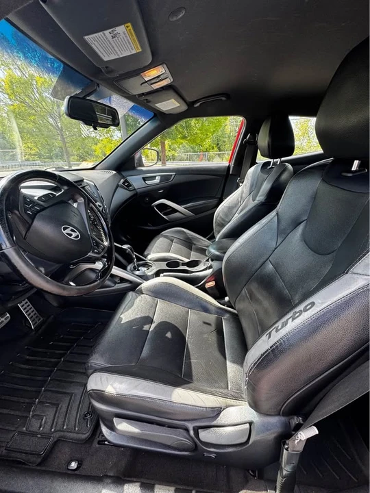 2016 Hyundai Veloster - Image 10 of 14