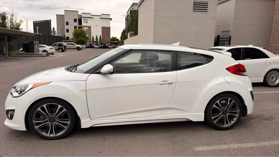 2016 Hyundai Veloster - Image 6 of 10