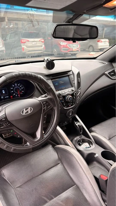 2016 Hyundai Veloster - Image 7 of 10