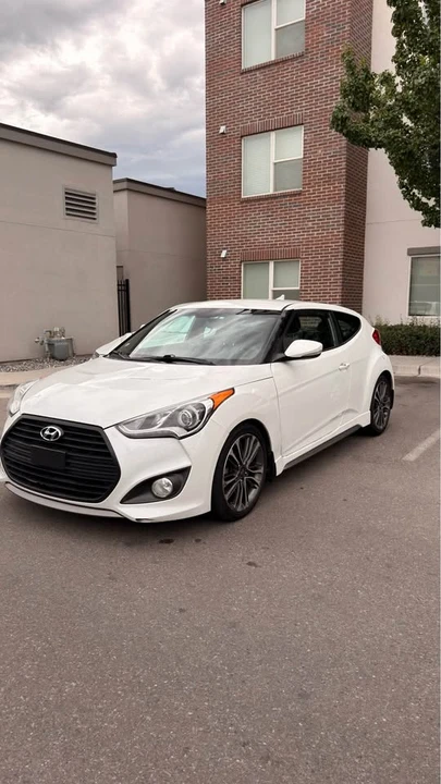 2016 Hyundai Veloster - Image 2 of 10