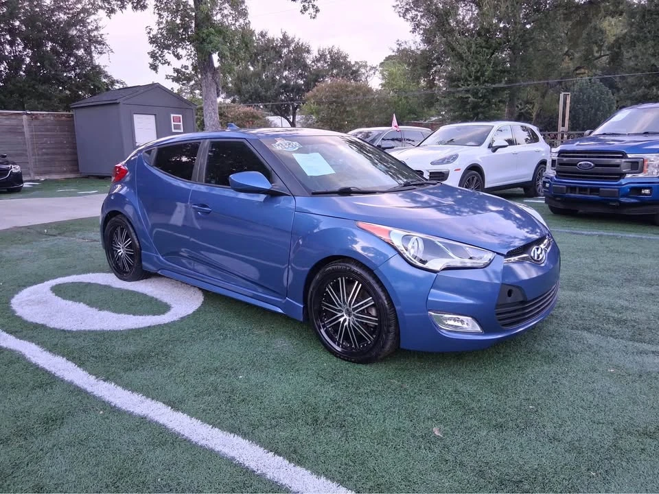 2016 Hyundai Veloster - Image 2 of 7