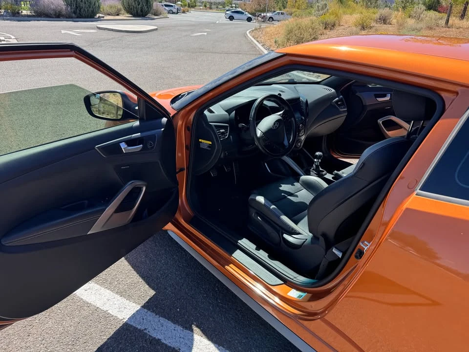 2016 Hyundai Veloster - Image 12 of 14