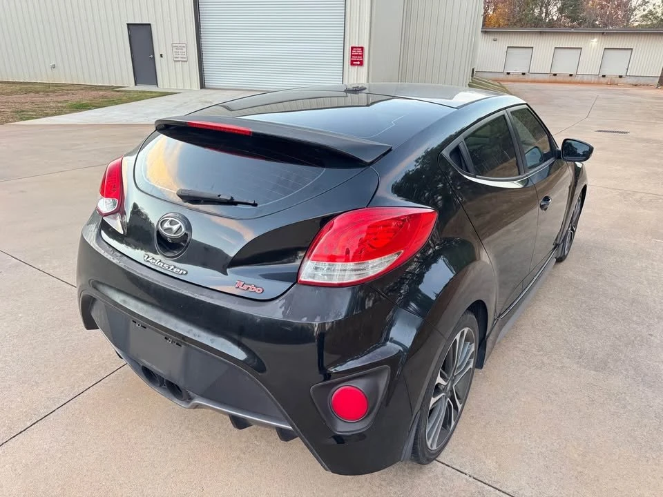 2016 Hyundai Veloster - Image 4 of 8