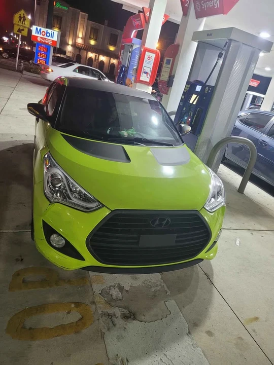 2016 Hyundai Veloster - Image 2 of 4