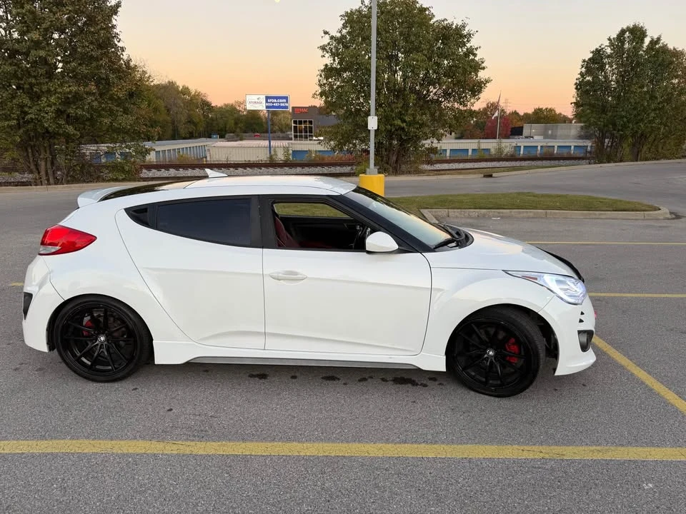 2016 Hyundai Veloster - Image 5 of 8