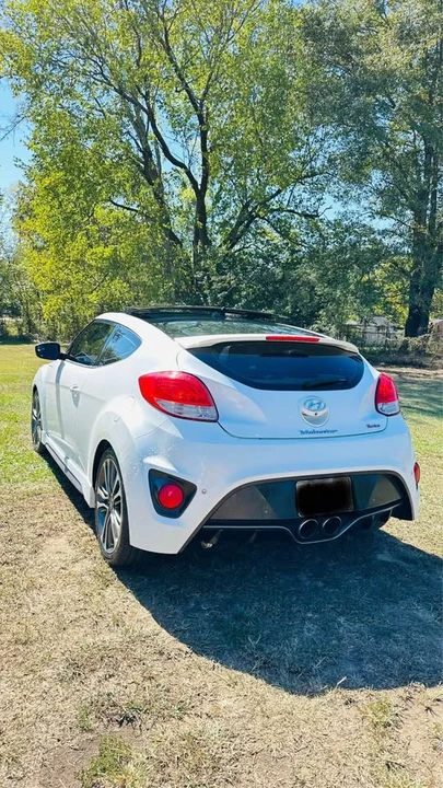 2016 Hyundai Veloster - Image 2 of 7